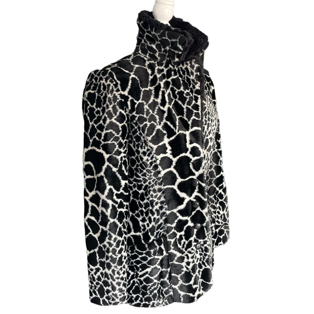 Betsy Johnson size medium faux fur coat